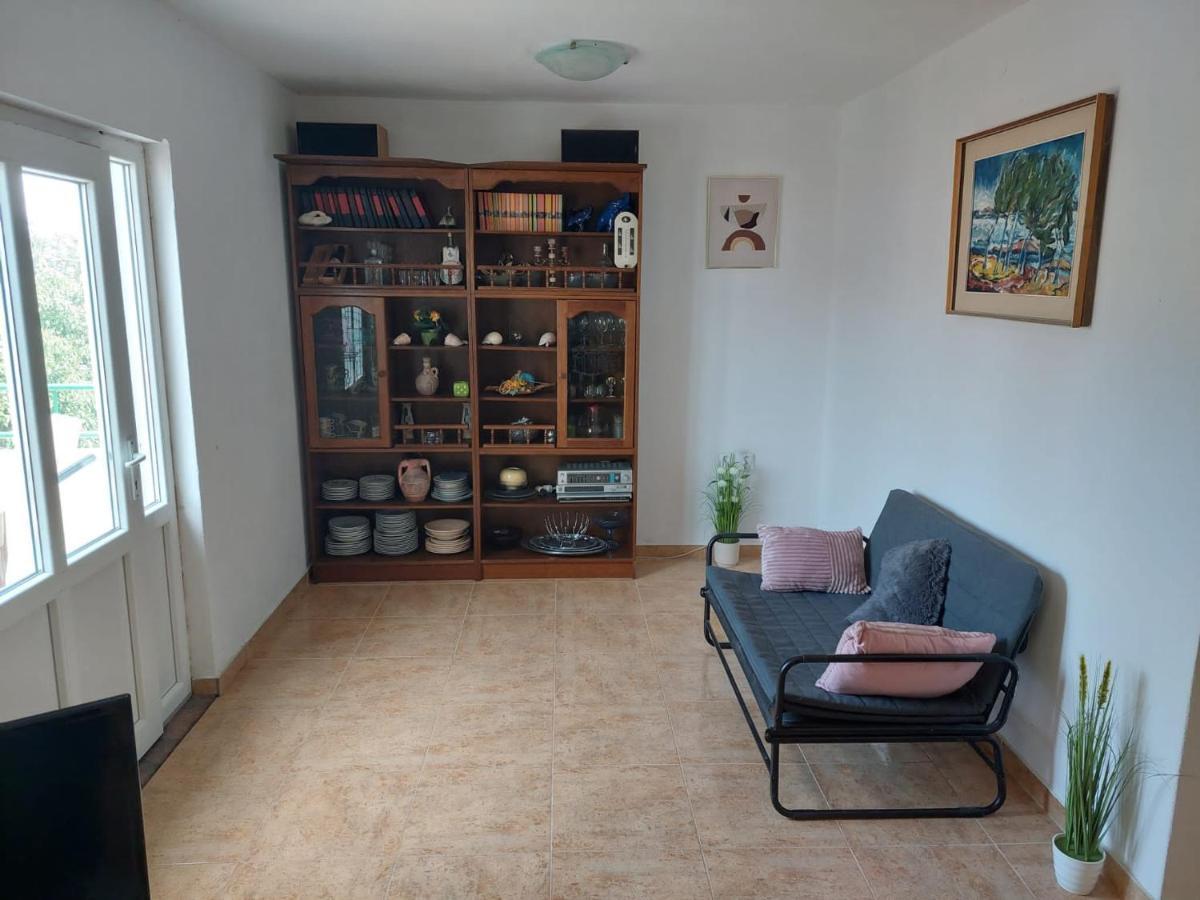 Peaceful & Cozy Rest House, 80m From Casa vacanze
